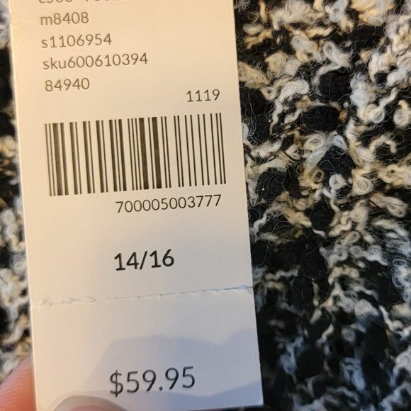 Lane Bryant V Neckline Black & White Marled Knit Chunky Sweater - Picture 8 of 9